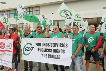 Protesta de los trabajadores del Ayuntamiento de Telde/TA.